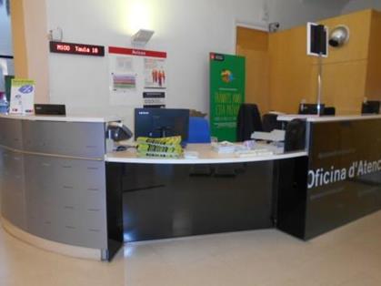 Figure 3: Photograph of a double-height counter at the Ciutat Vella District's Citizen Help and Information Office.